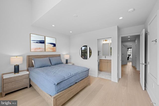 3823 BENTON ST NW, Washington, DC 20007