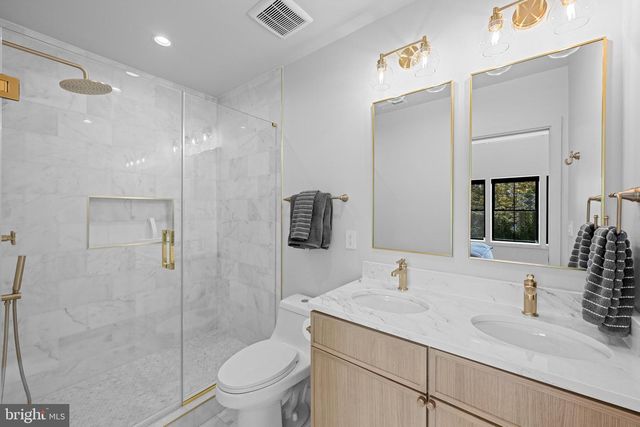 3823 BENTON ST NW, Washington, DC 20007