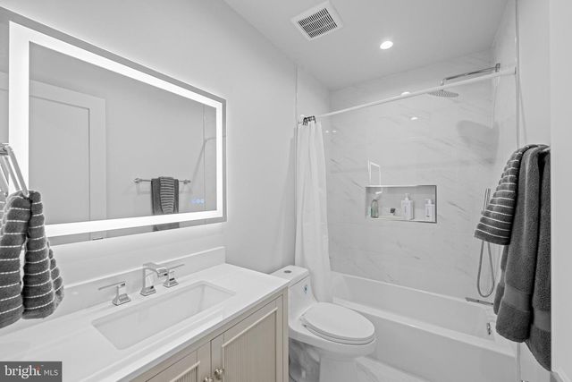 3823 BENTON ST NW, Washington, DC 20007