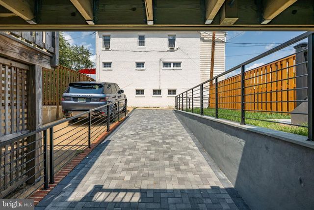 3823 BENTON ST NW, Washington, DC 20007