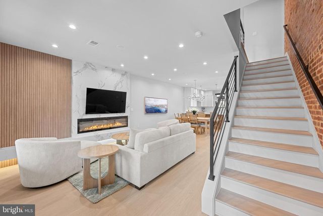 3823 BENTON ST NW, Washington, DC 20007