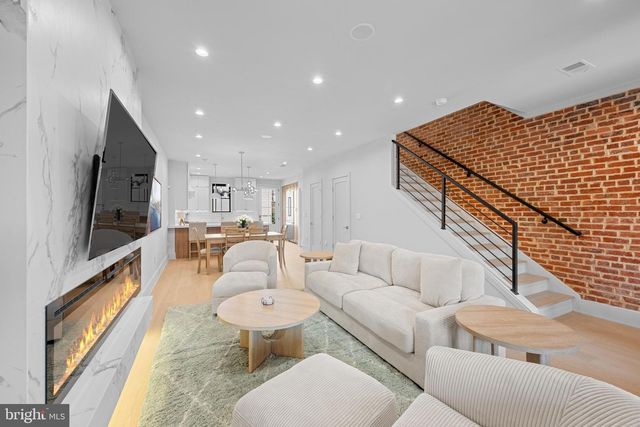 3823 BENTON ST NW, Washington, DC 20007
