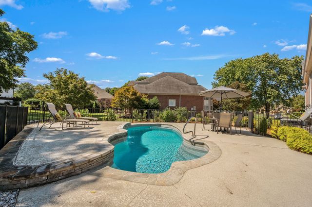 1191 Adelicia Hayes Ct, Gallatin, TN 37066