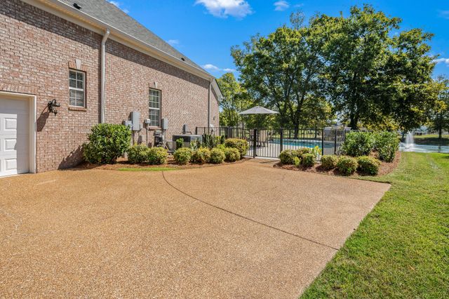 1191 Adelicia Hayes Ct, Gallatin, TN 37066