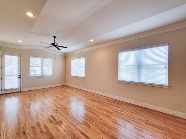 58 Briar Hollow Lane 408, Houston, TX 77027