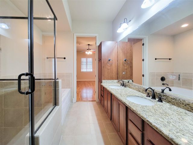 58 Briar Hollow Lane 408, Houston, TX 77027