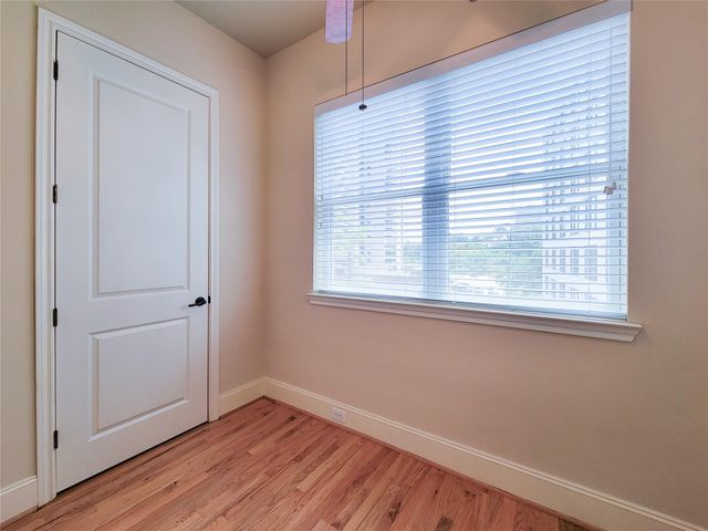 58 Briar Hollow Lane 408, Houston, TX 77027