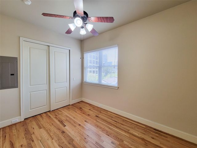 58 Briar Hollow Lane 408, Houston, TX 77027