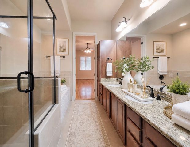 58 Briar Hollow Lane 408, Houston, TX 77027