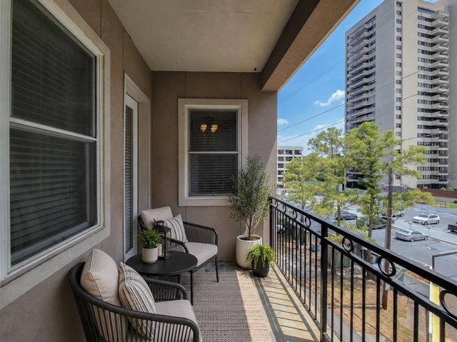 58 Briar Hollow Lane 408, Houston, TX 77027