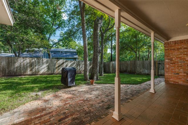 10812 Lochspring Drive, Dallas, TX 75218