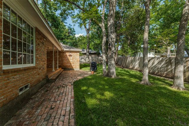 10812 Lochspring Drive, Dallas, TX 75218