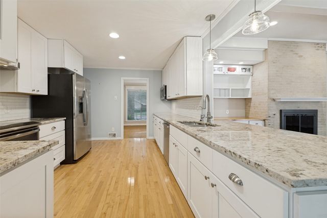 10812 Lochspring Drive, Dallas, TX 75218