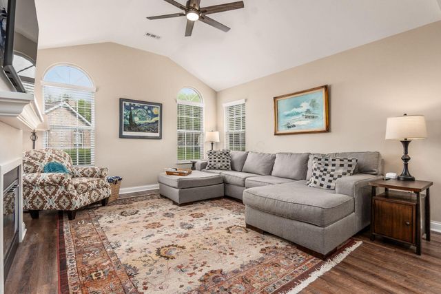 3815 Mill Stream Drive, Hilliard, OH 43026