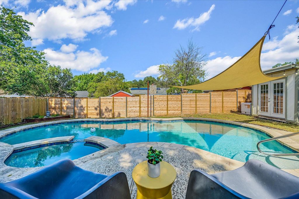 7400 Broken Arrow LN, Austin, TX 78745