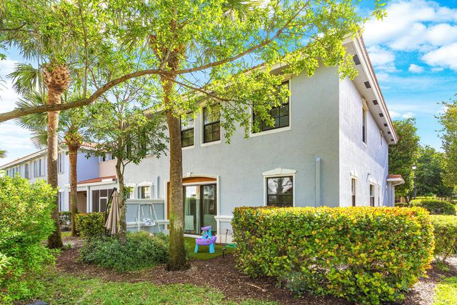 128 Delancey Avenue, Delray Beach, FL 33484