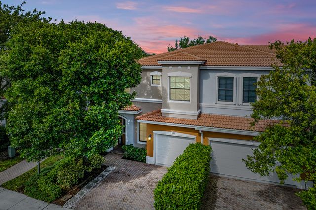 128 Delancey Avenue, Delray Beach, FL 33484