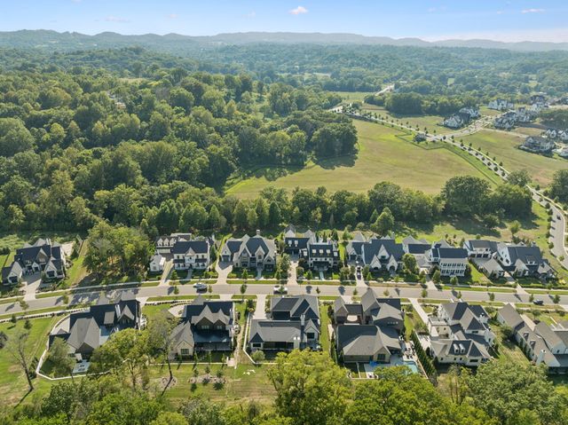 8139 Heirloom Blvd, College Grove, TN 37046