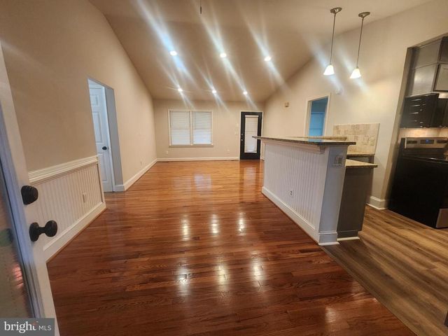 105 BEACHSIDE CV, Locust Grove, VA 22508
