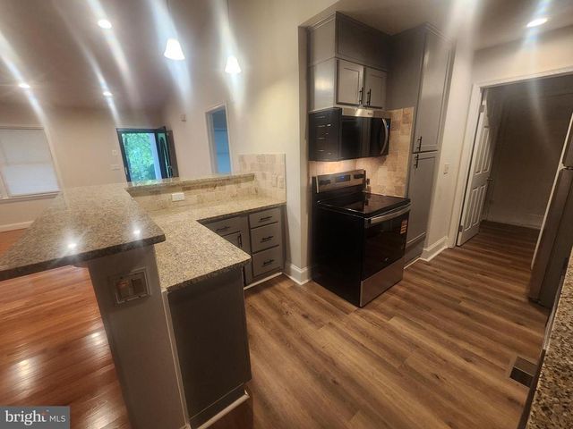 105 BEACHSIDE CV, Locust Grove, VA 22508