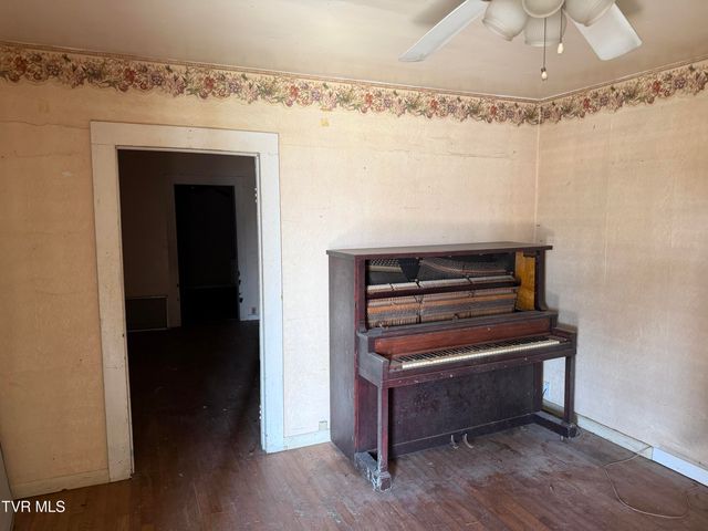 2104 Berry Street, Kingsport, TN 37664