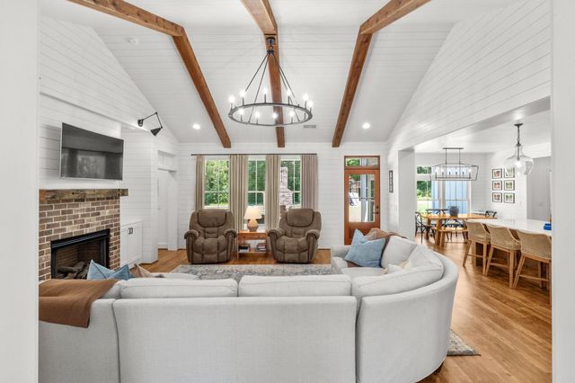 217 Tobacco Leaf Rd, Galivants Ferry, SC 29544