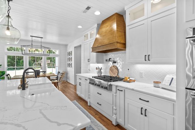 217 Tobacco Leaf Rd, Galivants Ferry, SC 29544