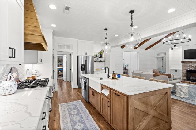 217 Tobacco Leaf Rd, Galivants Ferry, SC 29544