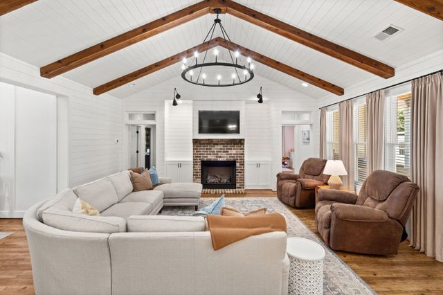 217 Tobacco Leaf Rd, Galivants Ferry, SC 29544