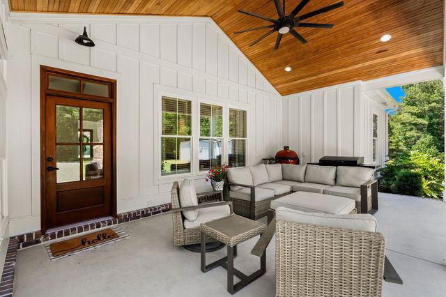217 Tobacco Leaf Rd, Galivants Ferry, SC 29544