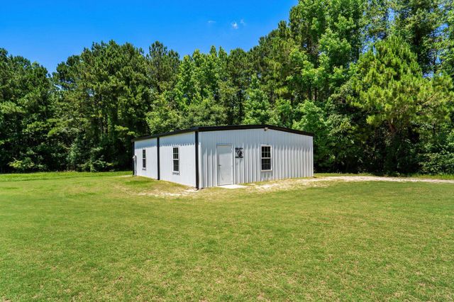 217 Tobacco Leaf Rd, Galivants Ferry, SC 29544