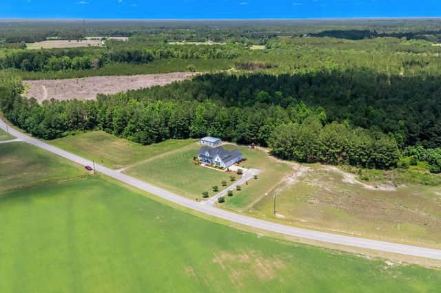 217 Tobacco Leaf Rd, Galivants Ferry, SC 29544