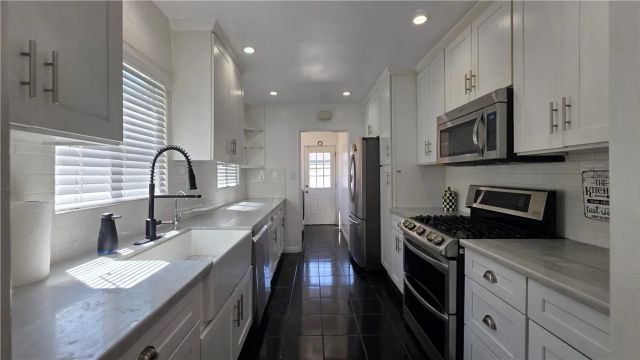 6637 Capps Avenue, Reseda, CA 91335