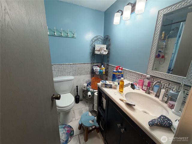 1520 NW Lakehill Circle, Silverdale, WA 98383