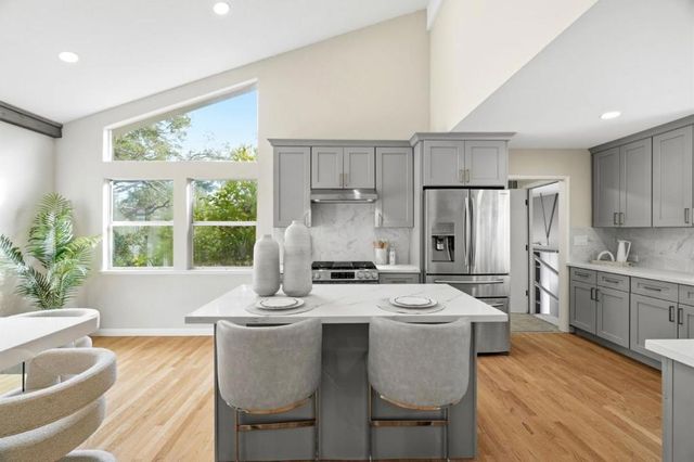 10140 Hillcrest Road, Cupertino, CA 95014