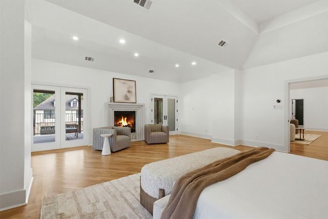 6743 Gaston Avenue, Dallas, TX 75214