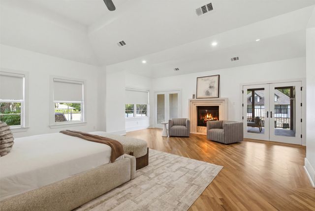 6743 Gaston Avenue, Dallas, TX 75214