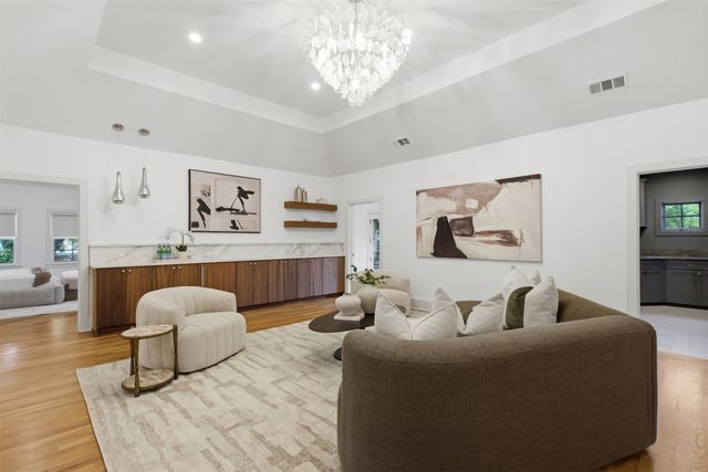 6743 Gaston Avenue, Dallas, TX 75214
