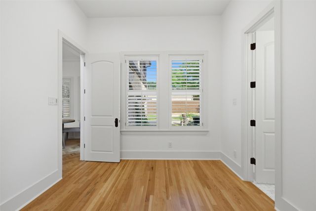 6743 Gaston Avenue, Dallas, TX 75214