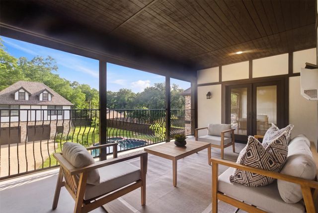 6743 Gaston Avenue, Dallas, TX 75214