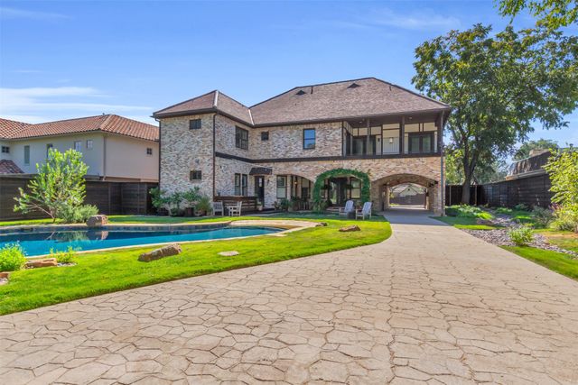 6743 Gaston Avenue, Dallas, TX 75214