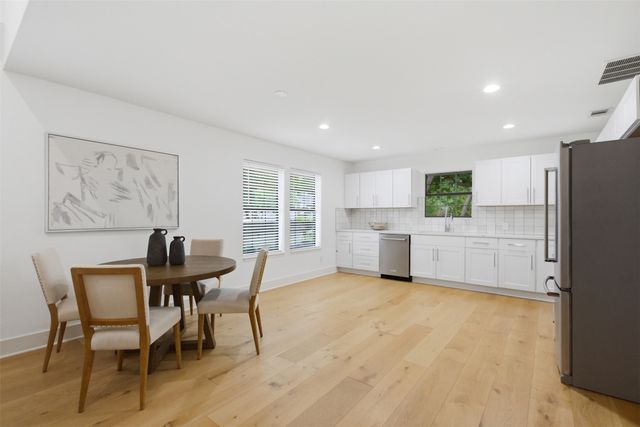 6743 Gaston Avenue, Dallas, TX 75214