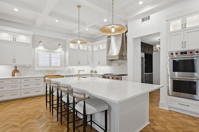 6743 Gaston Avenue, Dallas, TX 75214