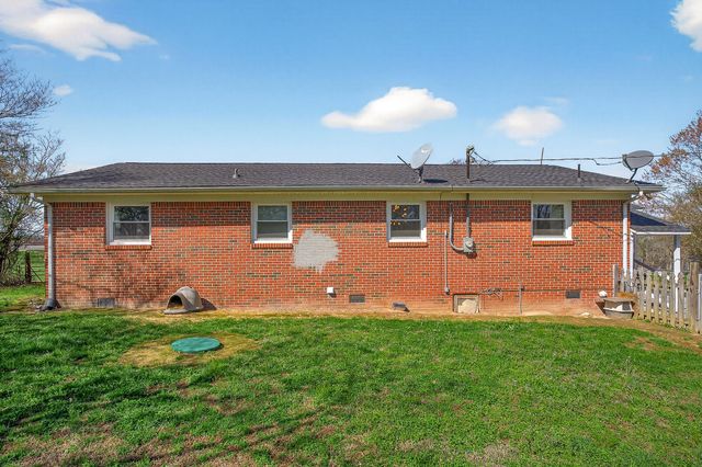 1823 Evins Mill Rd, Smithville, TN 37166