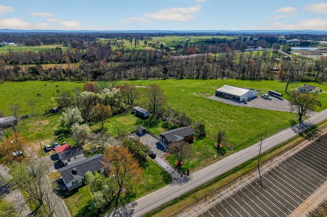 1823 Evins Mill Rd, Smithville, TN 37166