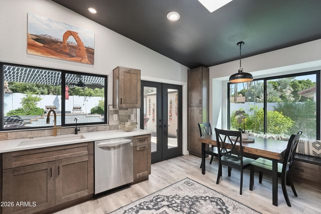 4604 E PIEDMONT Road E, Phoenix, AZ 85044