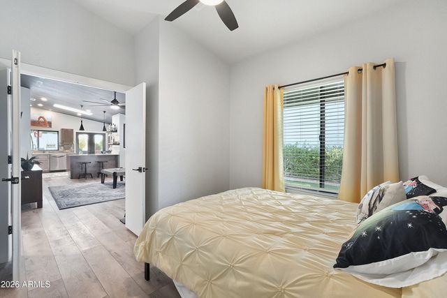 4604 E PIEDMONT Road E, Phoenix, AZ 85044