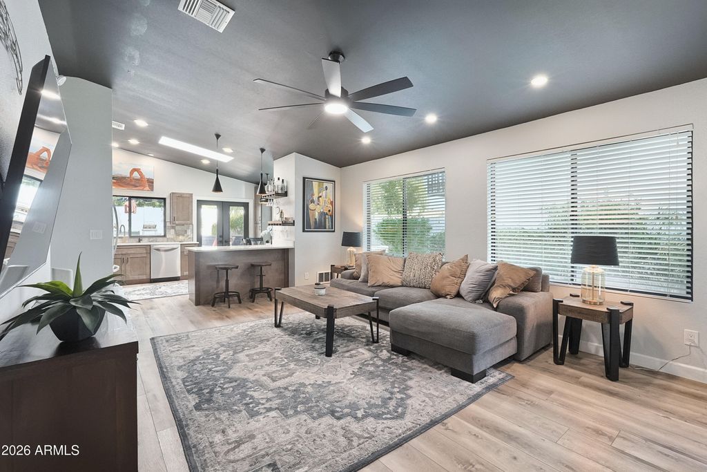 4604 E PIEDMONT Road E, Phoenix, AZ 85044 — photo 2