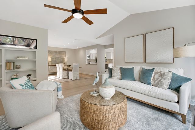 1472 Via Cameron, Jupiter, FL 33477