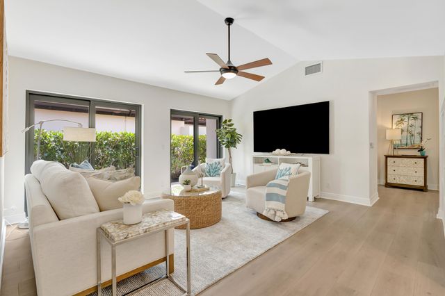 1472 Via Cameron, Jupiter, FL 33477